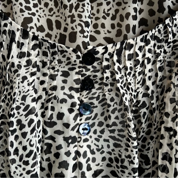 Chico's Sheer Animal Print Lightweight Blouse - Size XL - Picture 4 of 5